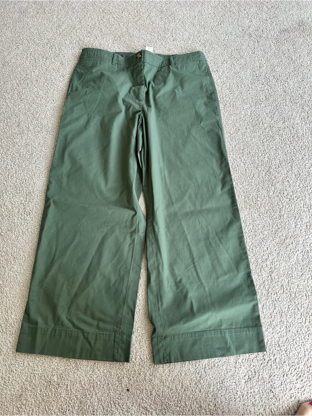 Talbots Wide Leg cropped Pants in Olive Green